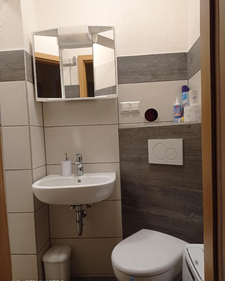 Rince Apartment Лар Екстериор снимка